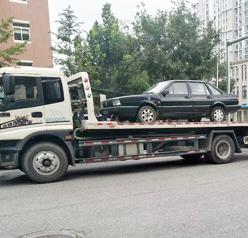 报废车辆拖运中